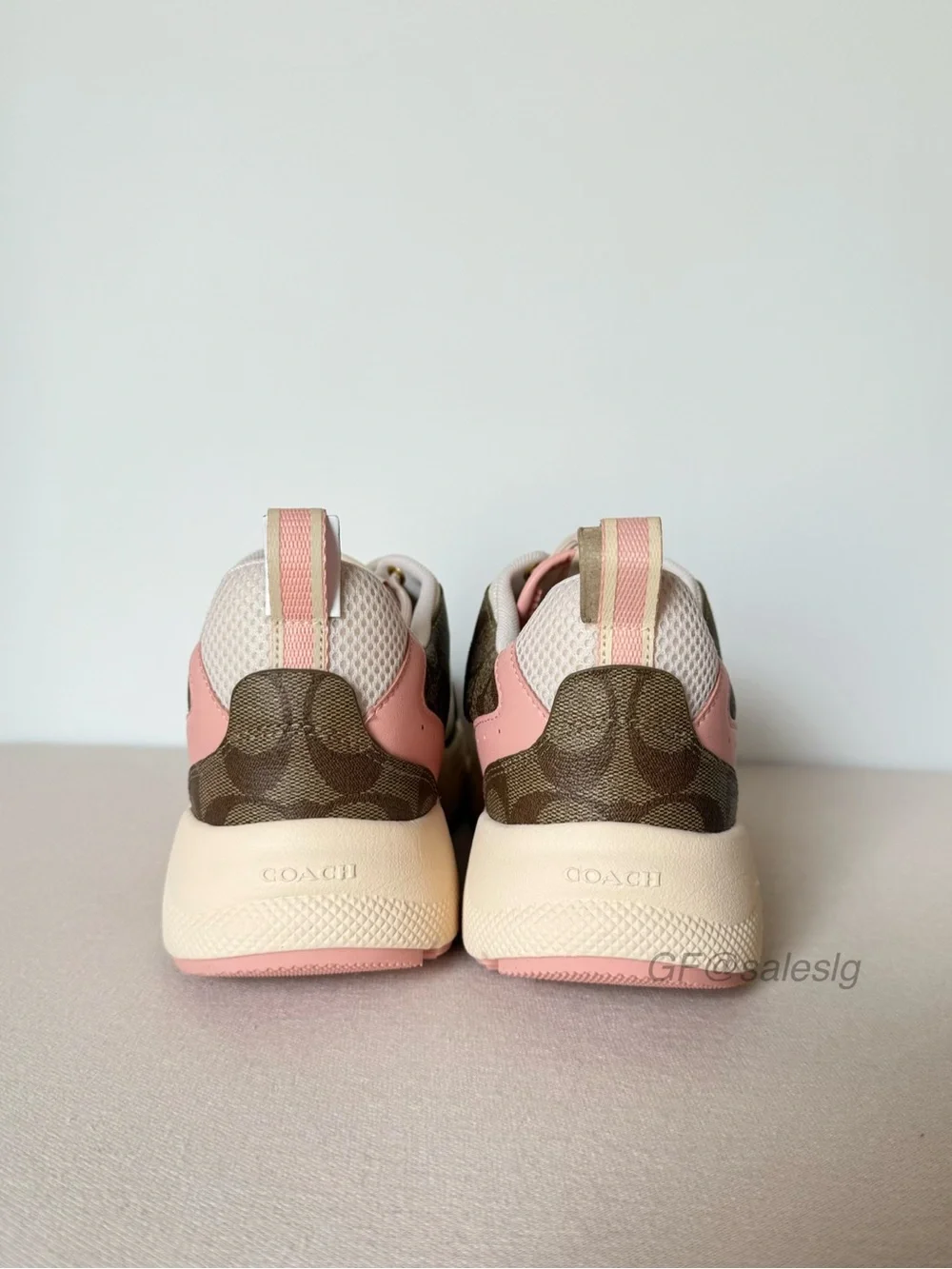 NWT Coach C275 Tech lady’s Runner Sneaker Pink Signature size 11B CI071